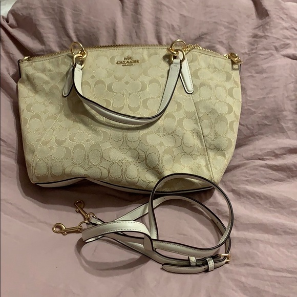 Cream colored Coach purse. Like brand new! - Picture 4 of 6